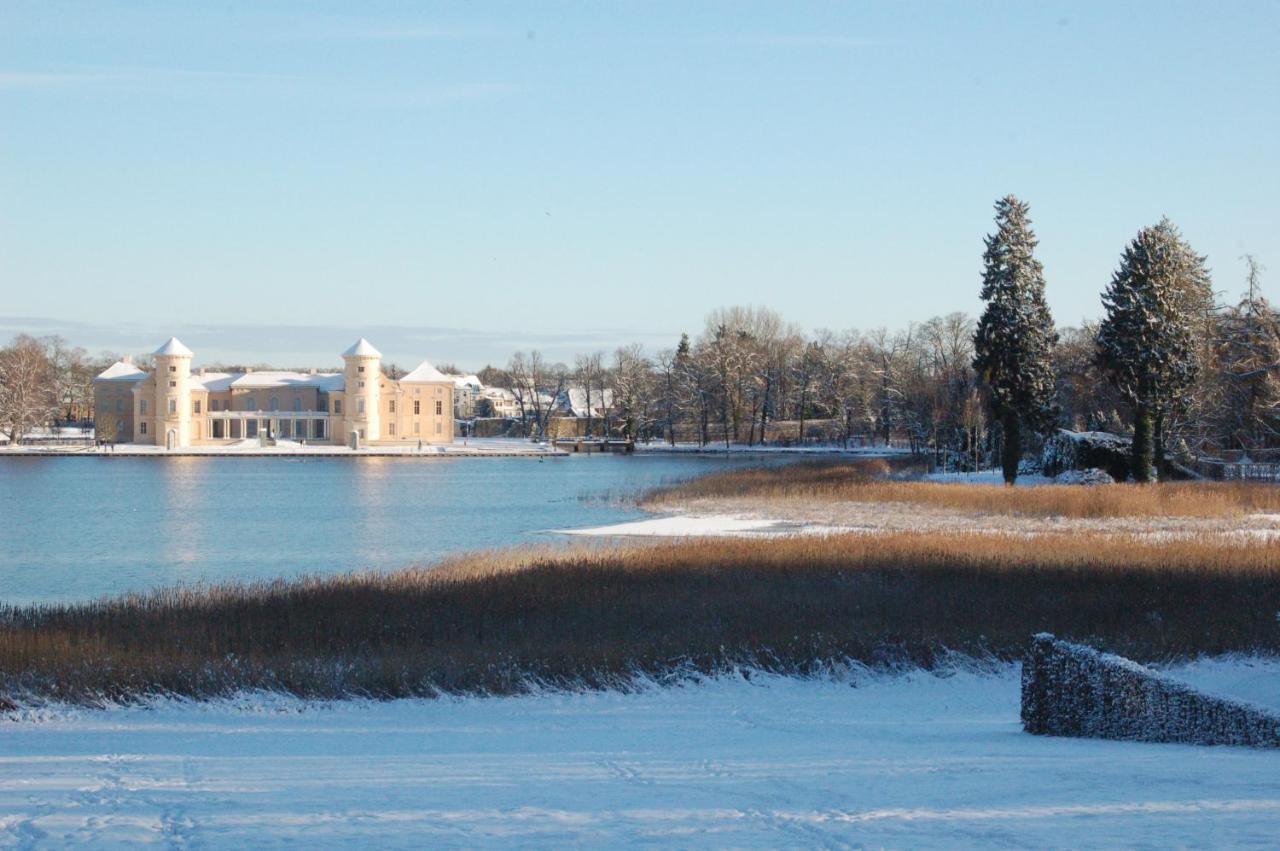 Loggiahaus Am Schloss, 5 Ferienwohnungen, Teils Mit Schloss- Und Seeblick Rheinsberg Exterior foto